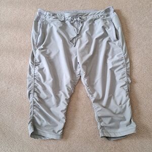 Kirkland Signature Ladies Active Capris Grey Size XL Stretch Casual Lightweight